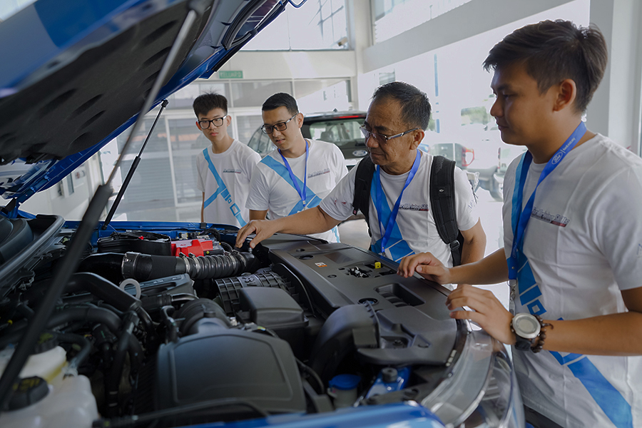 our-story-ford-holds-driving-skills-for-life-workshops-in-sabah-to-promote-safe-driving-behaviour-featured-image